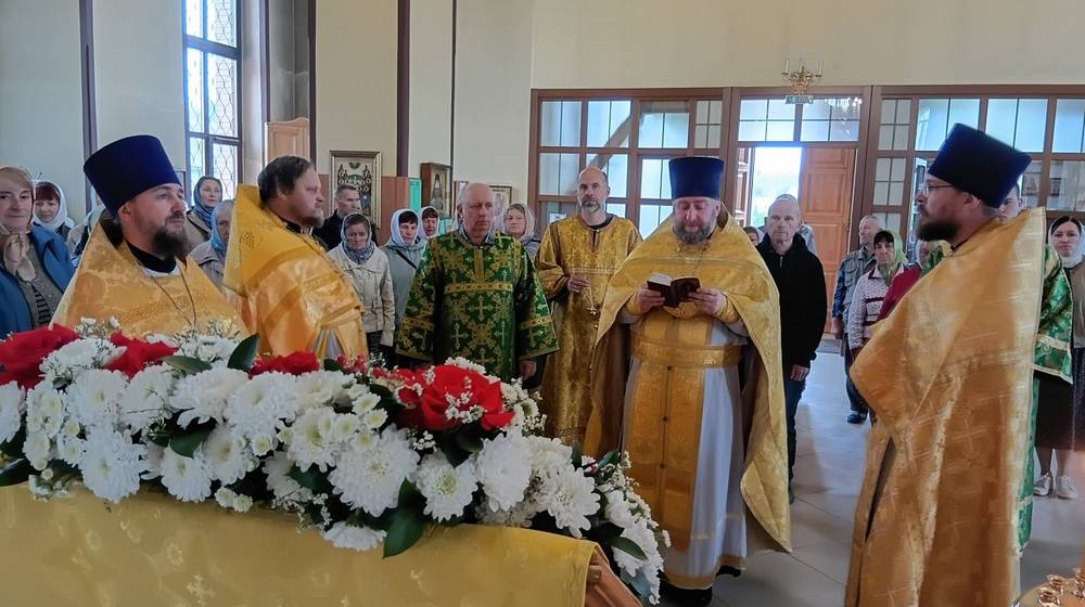 В Суземском храме прошло соборное богослужение