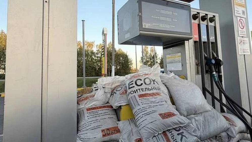 После трагической гибели и ранения людей на АЗС их сотрудники надели бронежилеты