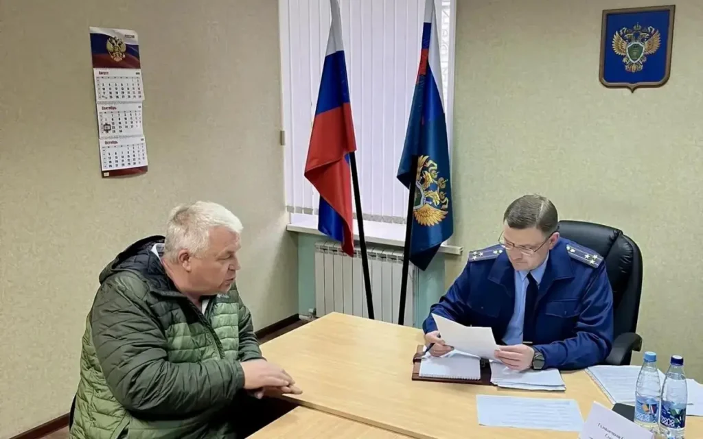 Жители Дубровки попросили прокуратуру разобраться с дорогами и освещением