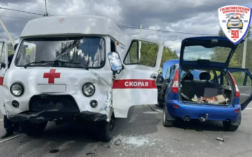 Водитель погиб под Брянском в результате столкновения со скорой помощью