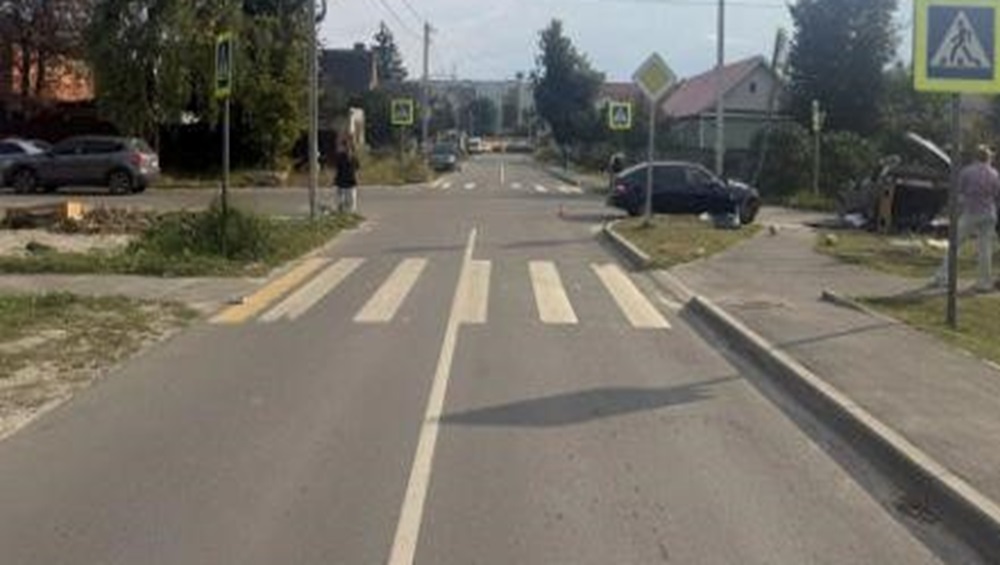 В Брянске в ДТП погибла 22-летняя автомобилистка и пострадали двое подростков