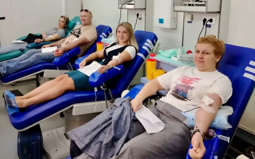Брянские налоговики за один день сдали 63 дозы крови