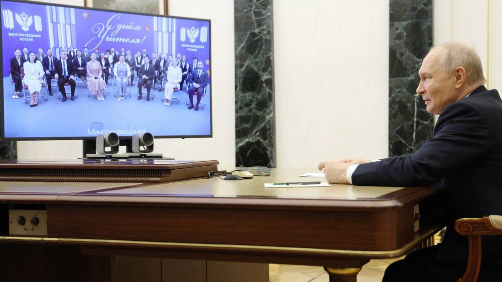 Учителя брянского приграничья услышали добрые слова от президента Путина
