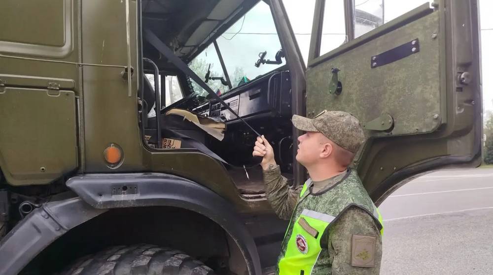 Сотрудники 93 военной автомобильной инспекции провели акцию «Ремень безопасности»