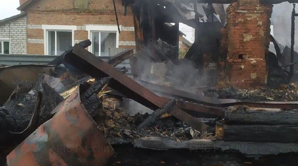 В Погарском районе Брянской области при пожаре в жилом доме пострадали люди