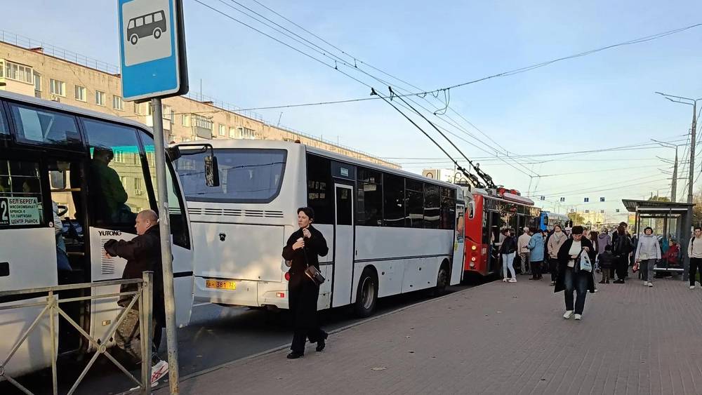Брянцы попросили разобраться с непонятным графиком движения транспорта
