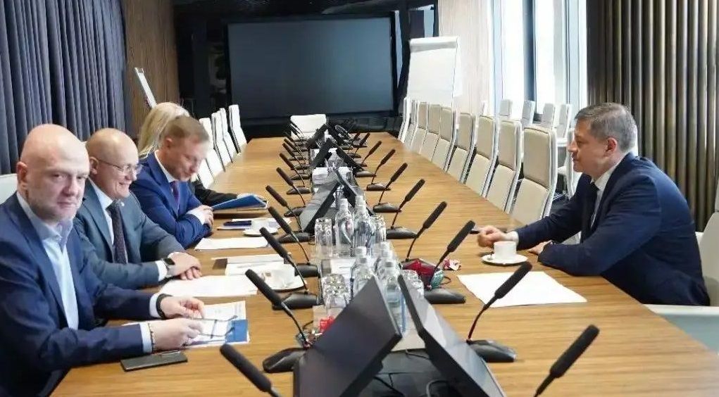 Брянский губернатор Егор Ковальчук встретился с представителями «Газпромбанка»