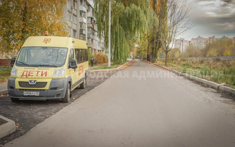 На улице Вяземского в Брянске появился первый асфальт и две парковки