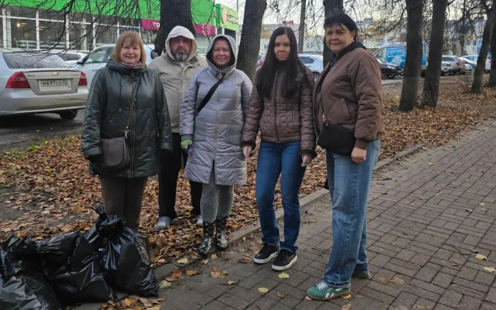 В Брянске чиновники вышли на улицы с кисточками и краской