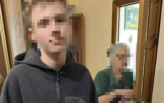 В Брянске соседка спасла пенсионерку от потери 300 тысяч рублей