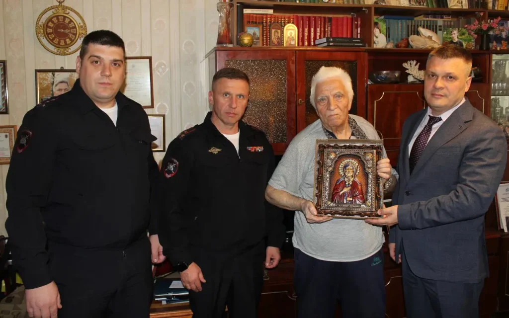 В Брянской области 86-летие отметил ветеран Госавтоинспекции Виталий Разумный