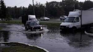 Брянцы весело рассказали об устрашающем потопе после ливня в Бежице