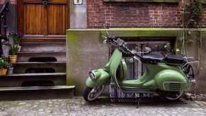 В Дятьковском районе женщина похитила мопед для подарка подростку