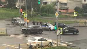 В Брянске столкнулись две иномарки – ранен 36-летний мужчина