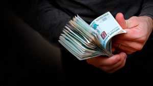 В Брянске 21 фирму обвинили в выдаче «серой зарплаты»