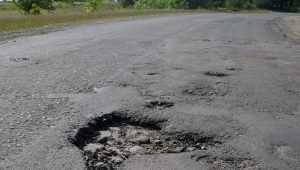 За ямы на дорогах в Стародубе оштрафовали чиновника на 20 тысяч рублей