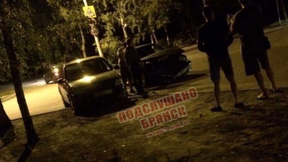 В Брянске две легковушки не поделили дорогу на улице Орловской