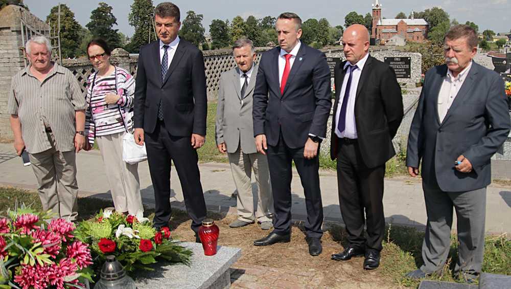 Глава Брянска открыл в Польше выставку в честь героев Сещенского подполья