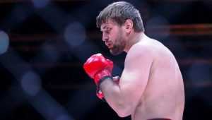 «Матч ТВ» покажет бой брянца Минакова с американцем Айялой