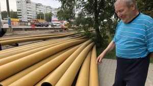 Дядя Миша вышел в дневной дозор на важную стройку Брянска