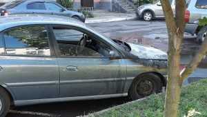 В Брянске оперативно потушили горевшую легковушку