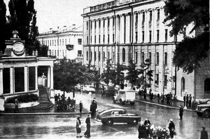 Брянск. Здание УВД