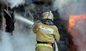 В Брянске загорелся склад в проезде Московском